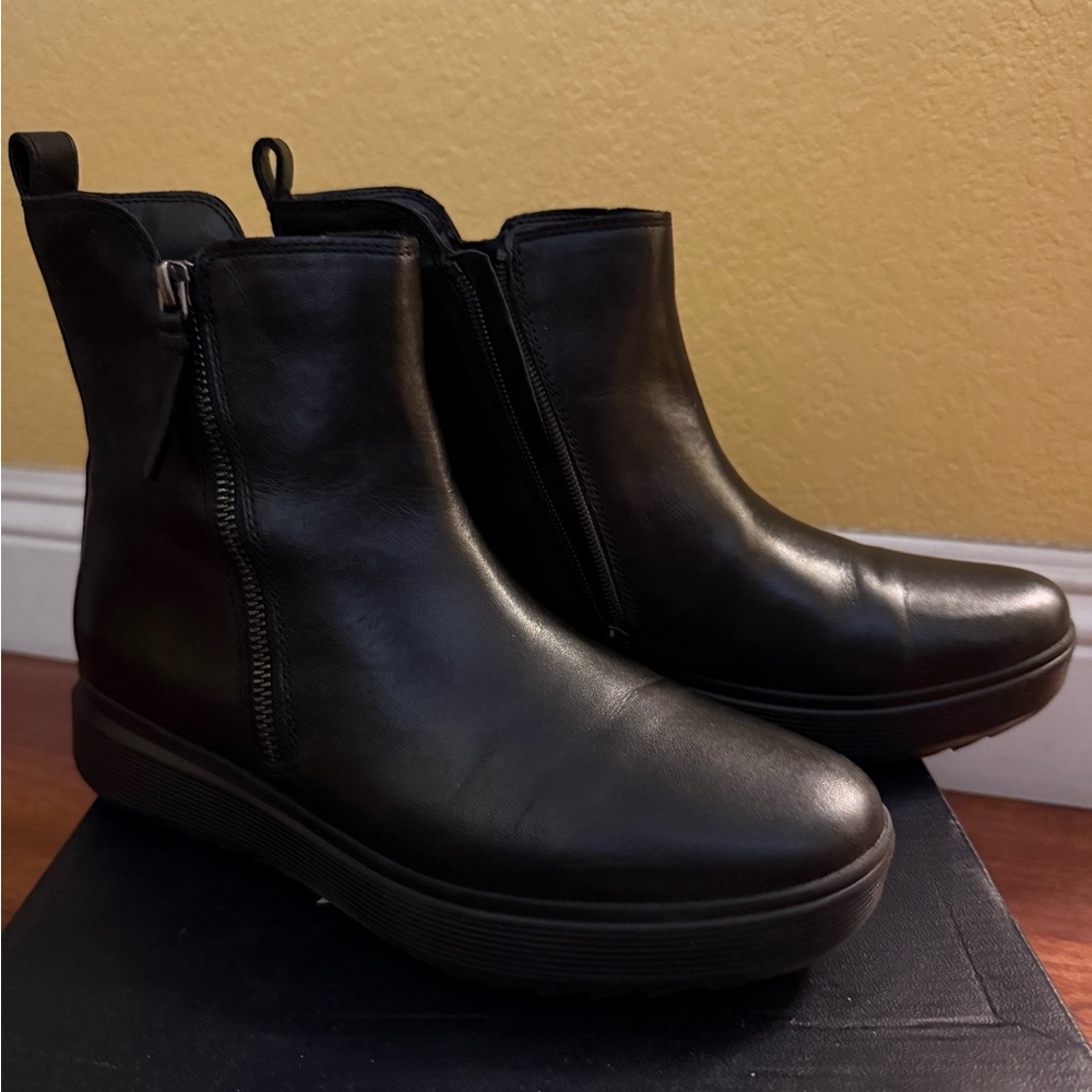 Naturalizer Leather Ankle Boots - Picture 2 of 3